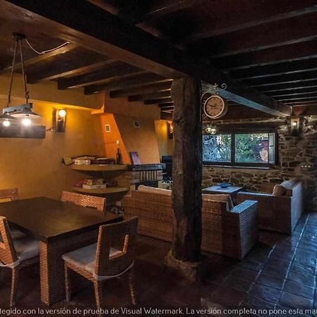 Casa Rural La Corva Триольо Экстерьер фото